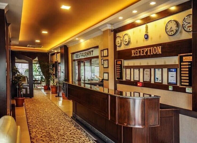 Front desk Photo