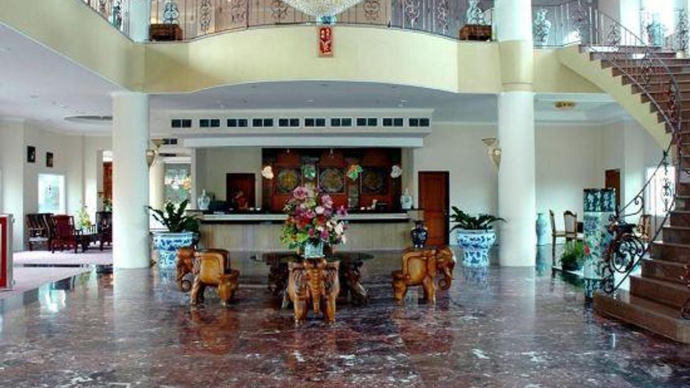 Hotel Grand Tiga Mustika