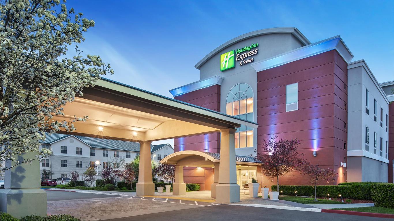 Holiday Inn Express Hotel Sacramento Airport Natomas - hotel rooms