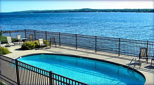 Cliff Dwellers Resort - Sturgeon Bay
