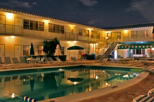 Driftwood Beach Club - Fort Lauderdale