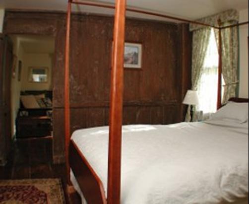Another Second Penny Inn - Stonington - Bedroom