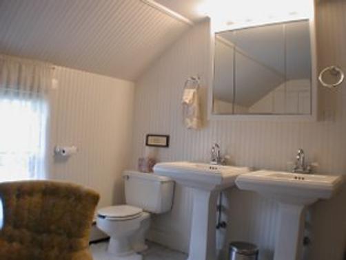 Another Second Penny Inn - Stonington - Bathroom