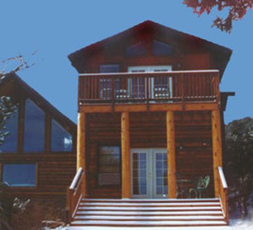 Elaine's Bed and Breakfast - Cedar Crest - Building