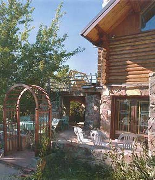 Elaine's Bed and Breakfast - Cedar Crest - Patio