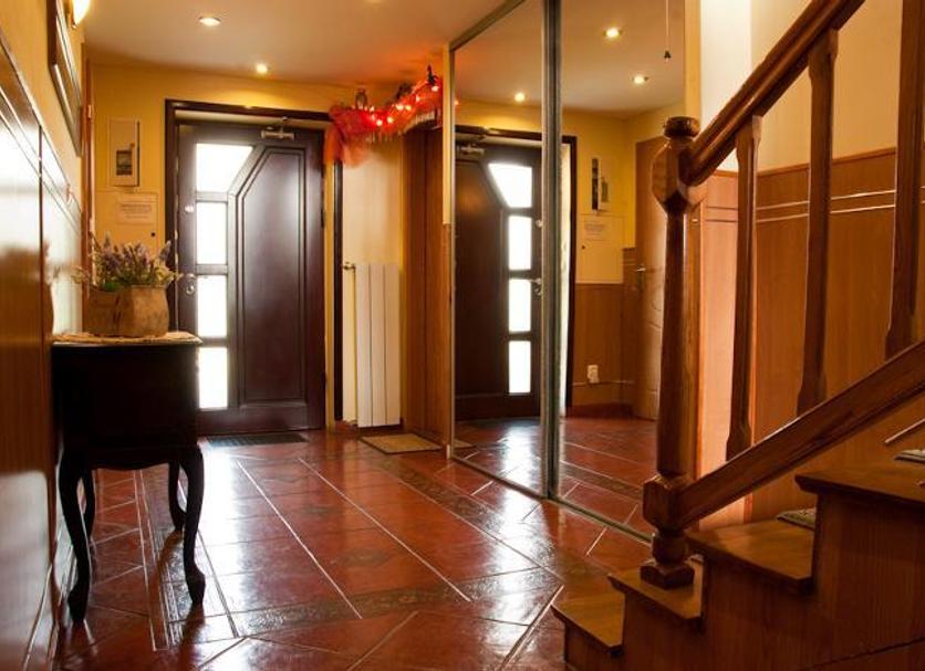 Hotel Entrance Photo
