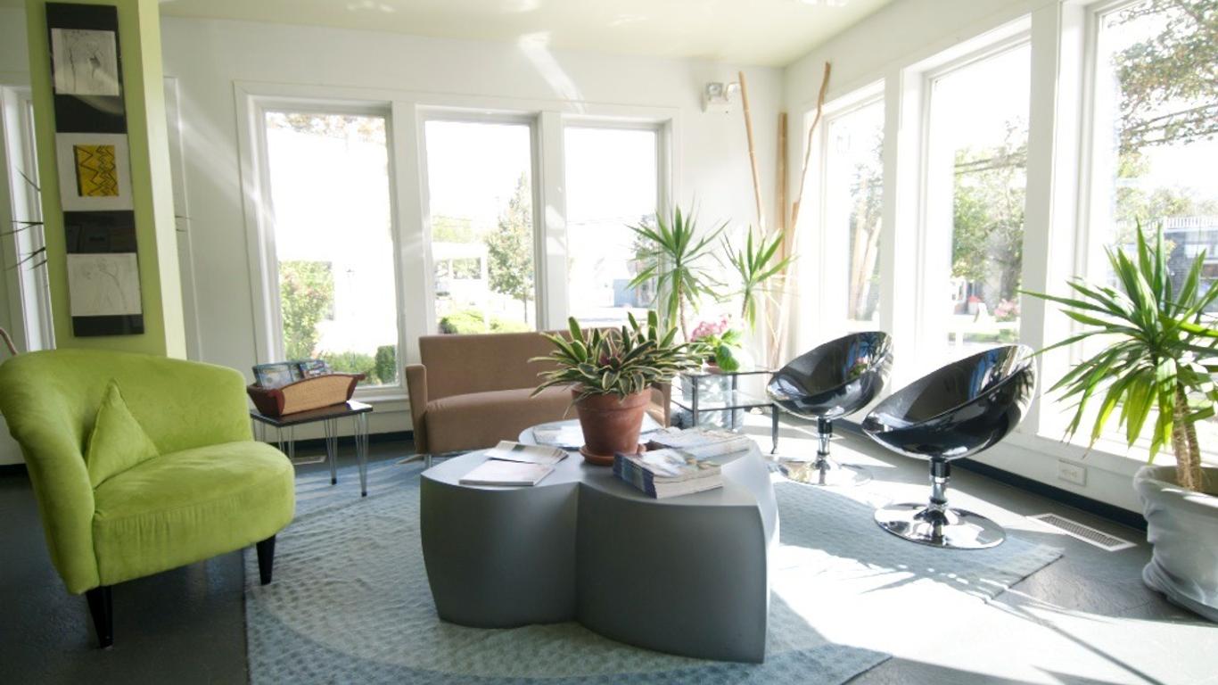 Greenporter Hotel
