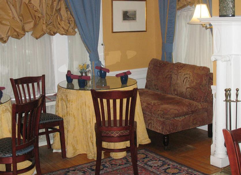 Dining room Photo