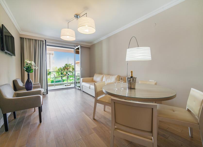 Dining room Photo