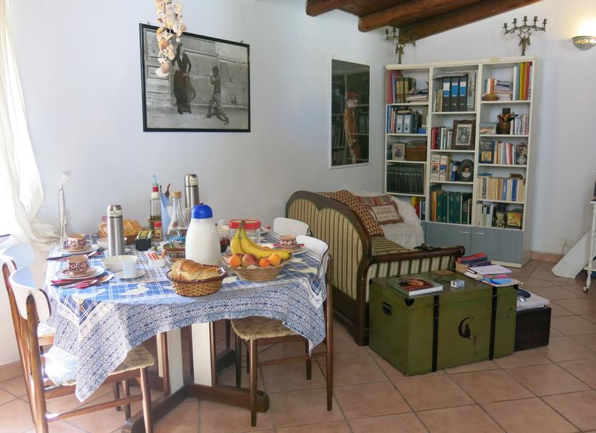 Dining room Photo