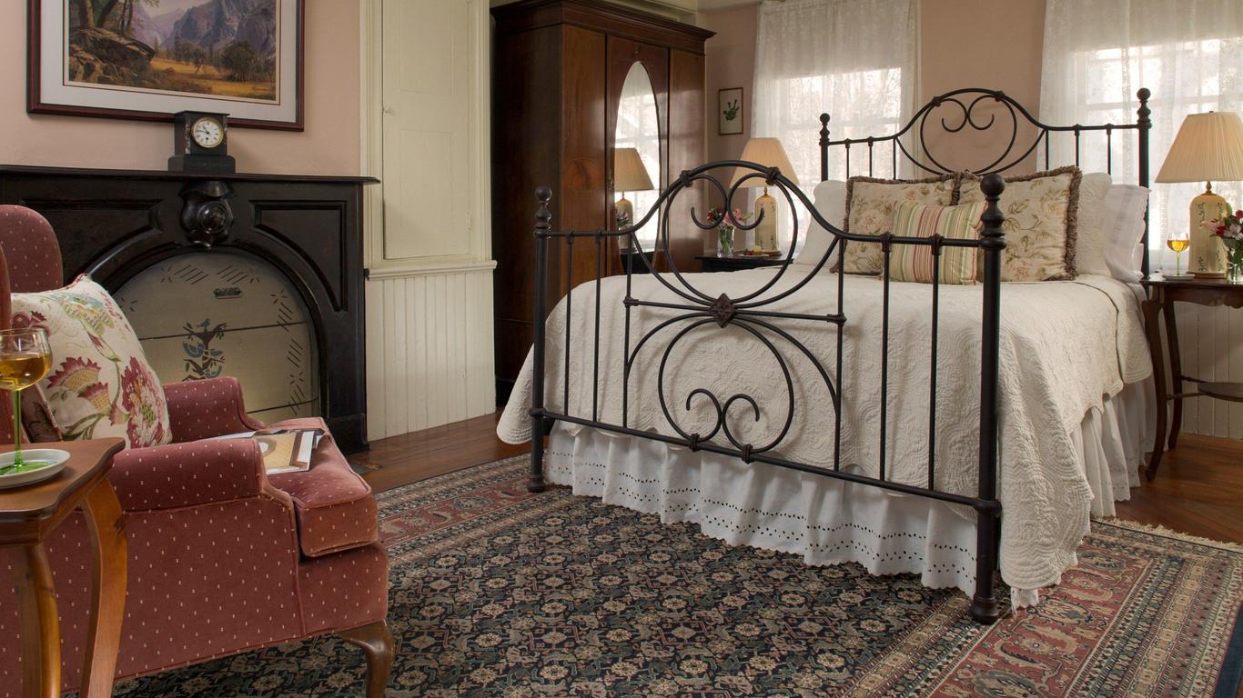 Staveleigh House Bed & Breakfast