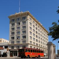 Hotel Gibbs Downtown Riverwalk