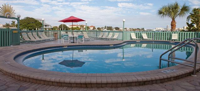 Clearwater Beach Hotel Suites - Clearwater Beach - Pool