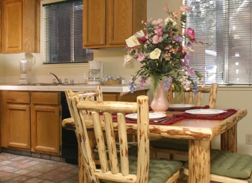 Dining room Photo