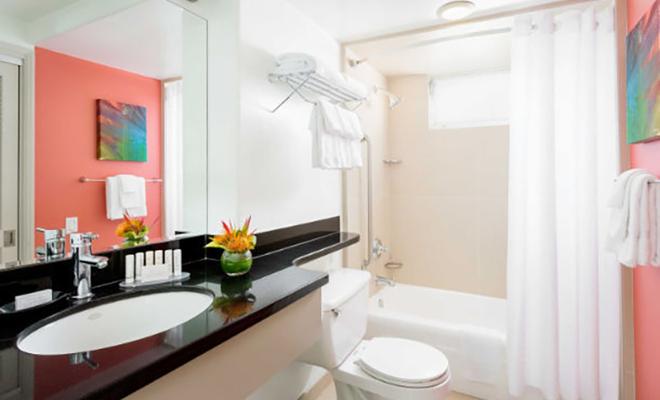Courtyard by Marriott Waikiki Beach
