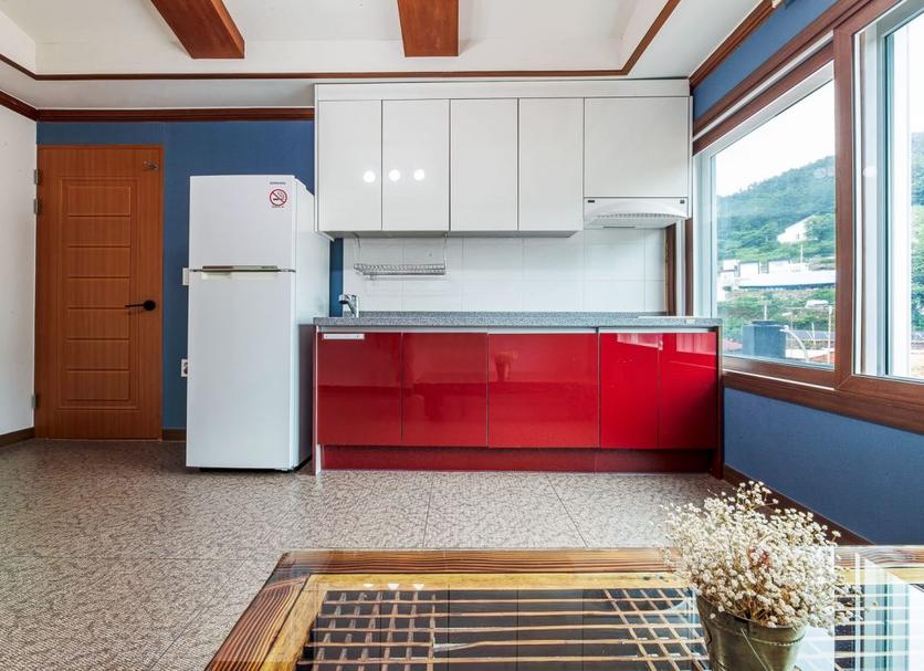 Kitchen Photo