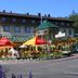 Ramswirt in Kirchberg am Wechsel with flower-filled balconies and outdoor dining terrace