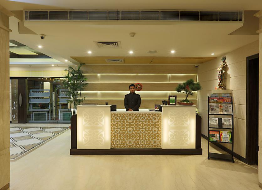 Front desk Photo