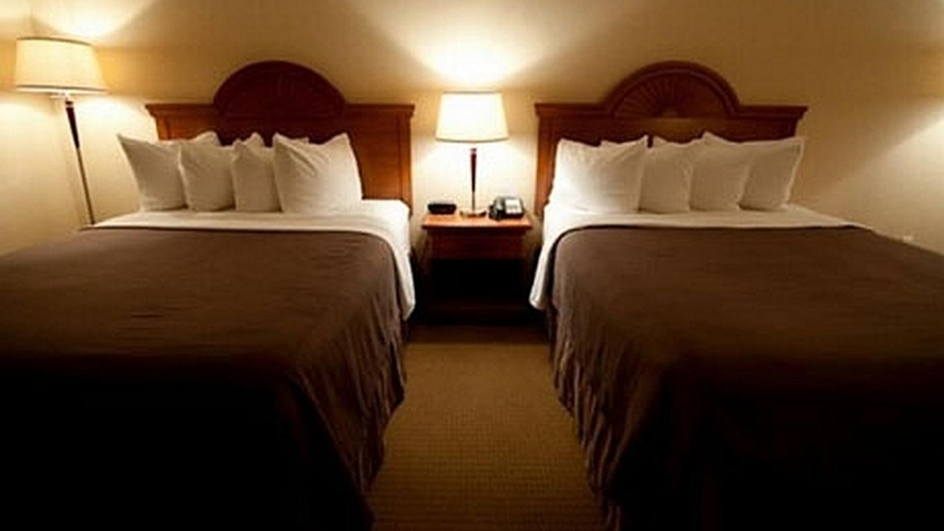 Red Coach Inn & Suites