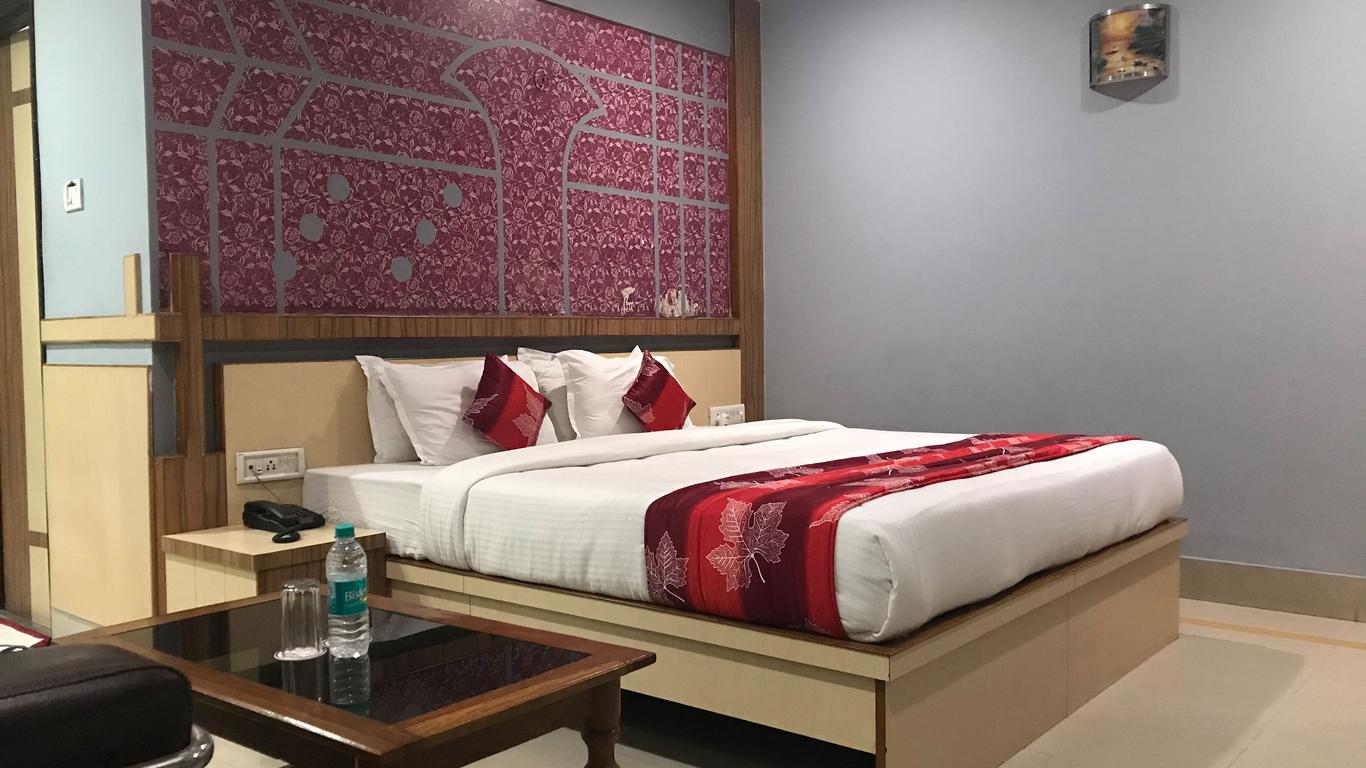 Hotel Minakshi International