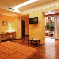 Hotel Cecil 85 2 2 9 Rome Hotel Deals Reviews Kayak
