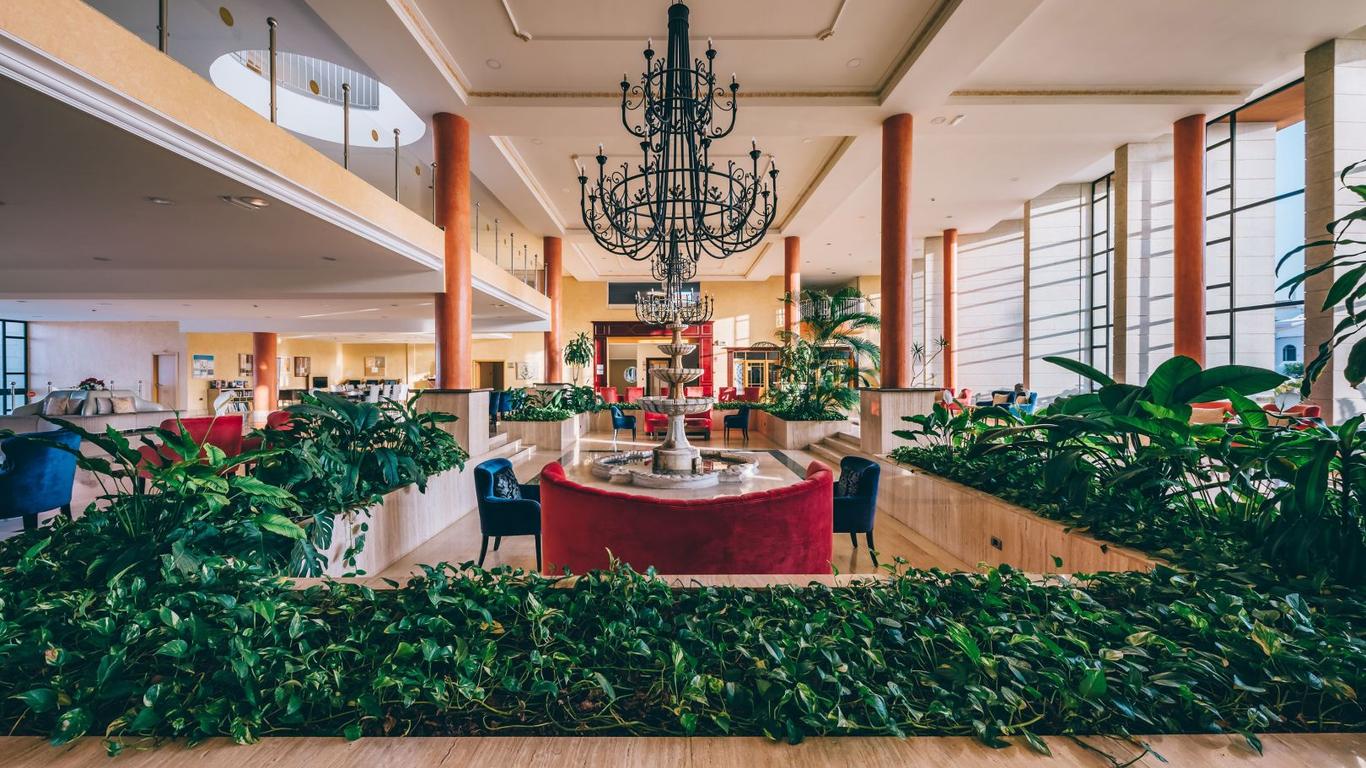 Grand Muthu Golf Plaza Hotel