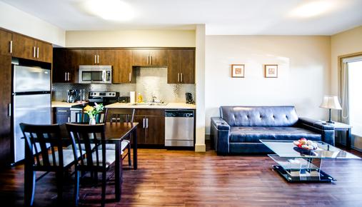 The Hollywood Hepburn Apartment - Los Angeles - Living room