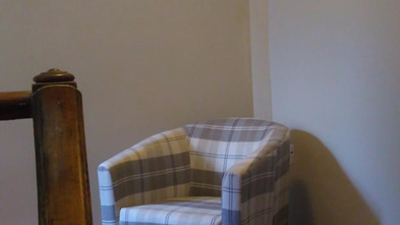 BLANDS CLIFF LODGE
