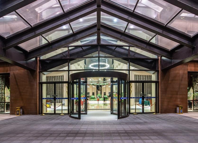 Hotel Entrance Photo