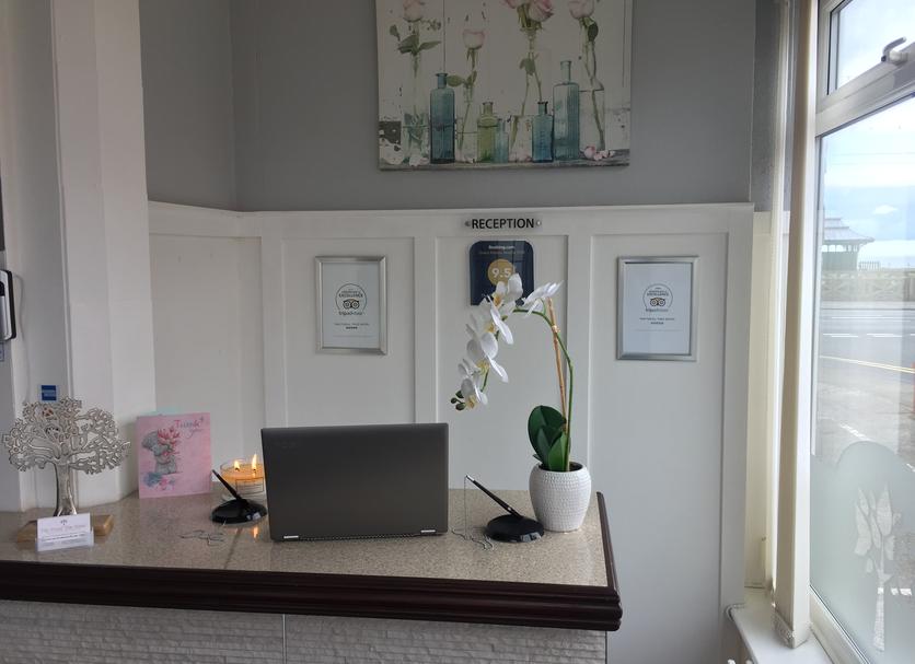 Front desk Photo
