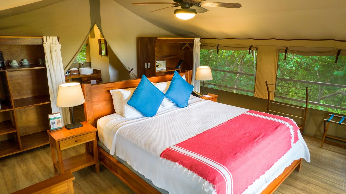 Isla Chiquita Glamping Hotel