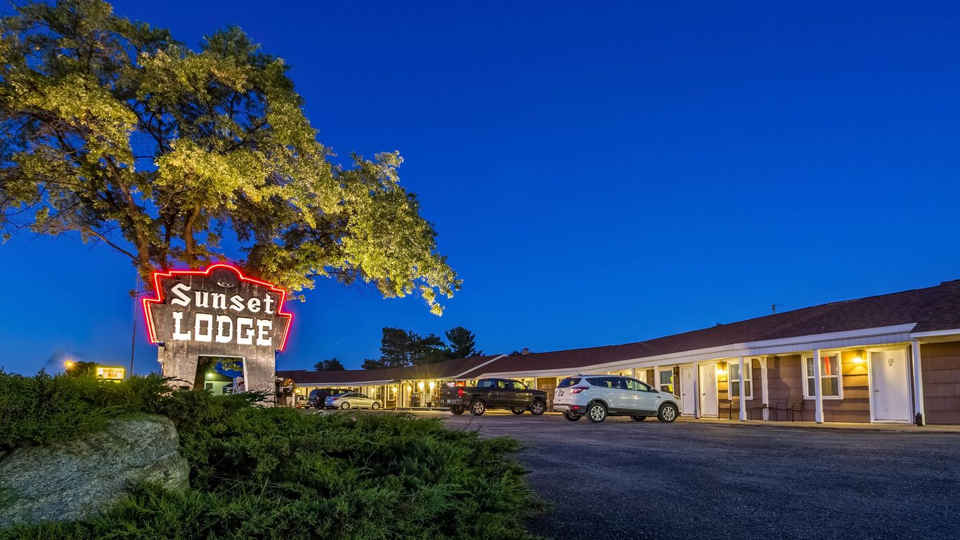 Sunset Lodge Escanaba from 69. Escanaba Hotel Deals & Reviews KAYAK