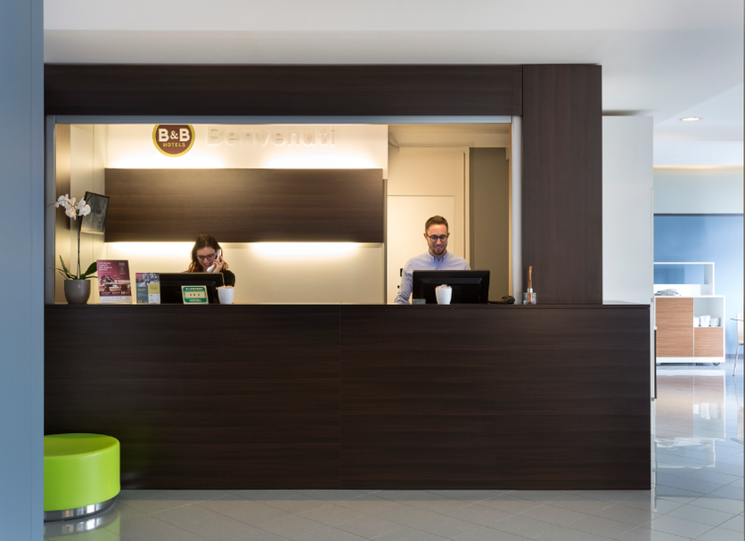Front desk Photo