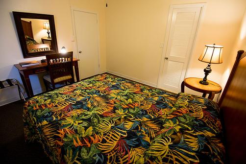 Pacific Marina Inn - Honolulu - Bed