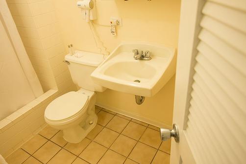 Pacific Marina Inn - Honolulu - Bathroom