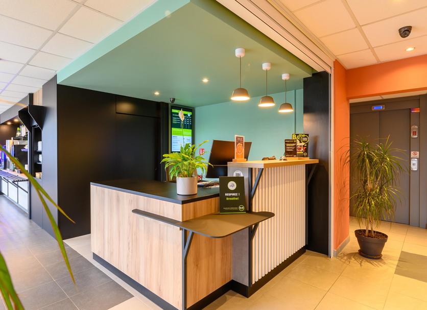Front desk Photo