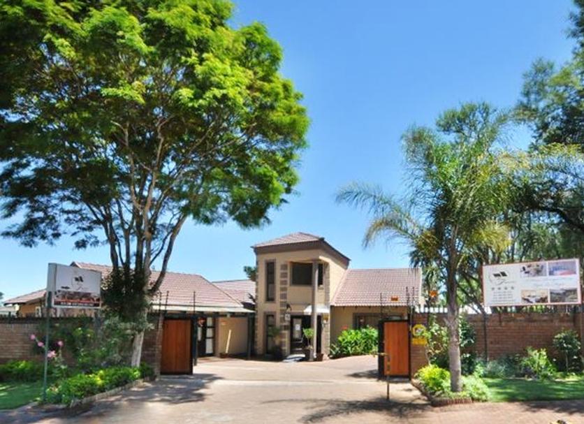 Hotel Entrance Photo