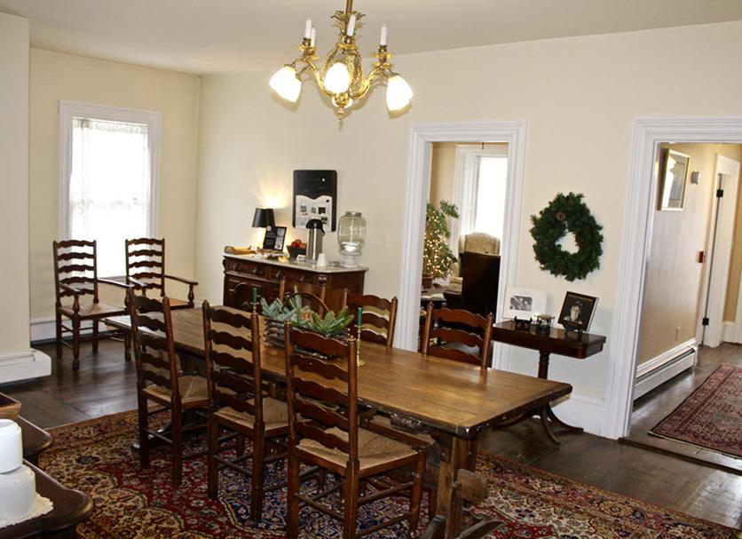 Dining room Photo