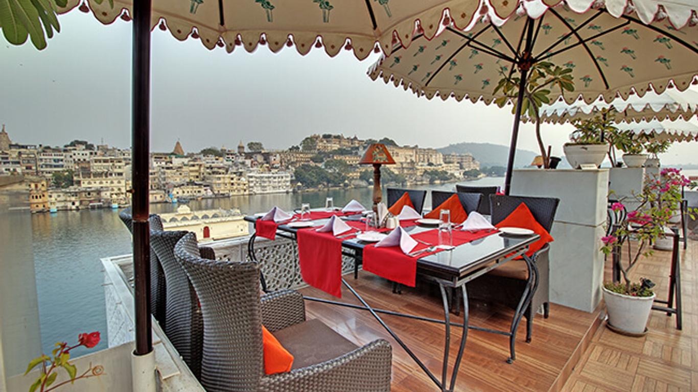 Lake Pichola Hotel