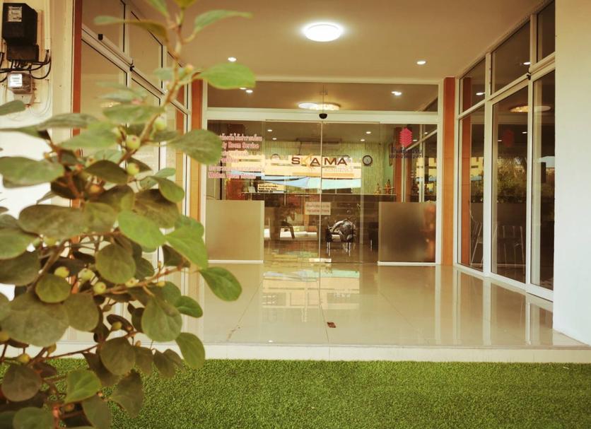 Hotel Entrance Photo