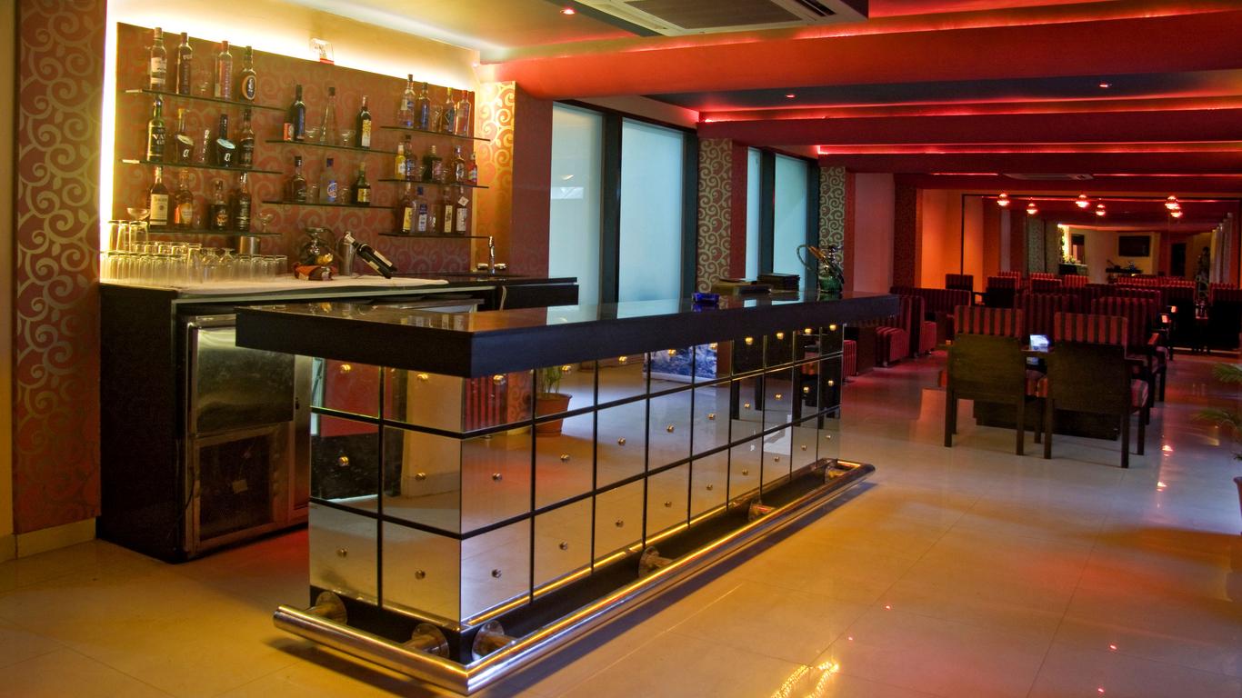 Fabhotel Apex