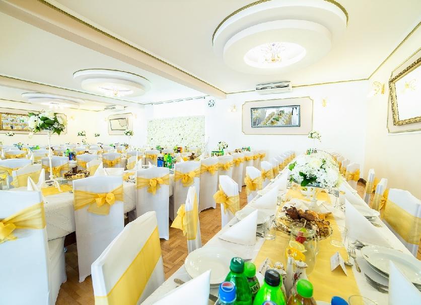 Banquet hall Photo