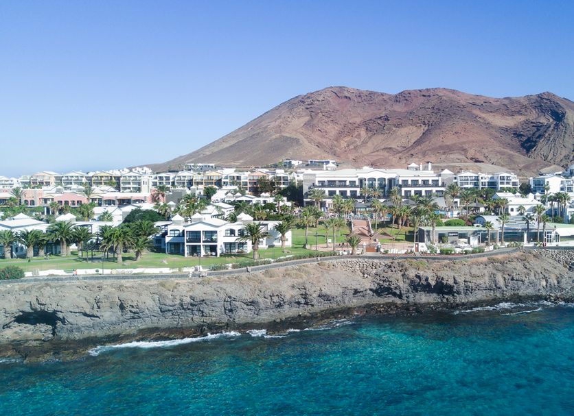 H10 Rubicón Horizons Collection in Playa Blanca with oceanfront views and a mountain backdrop