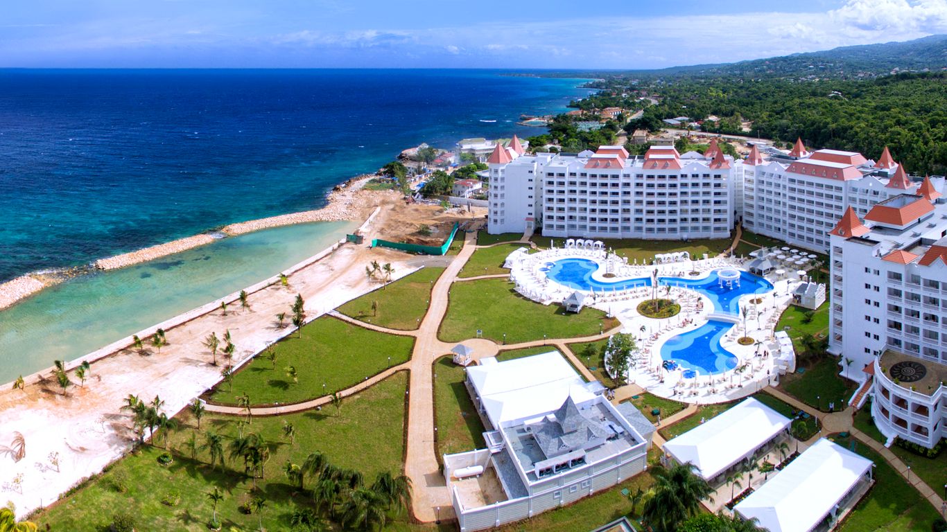 Bahia Principe Luxury Runaway Bay, Adults Only from 34. Runaway Bay