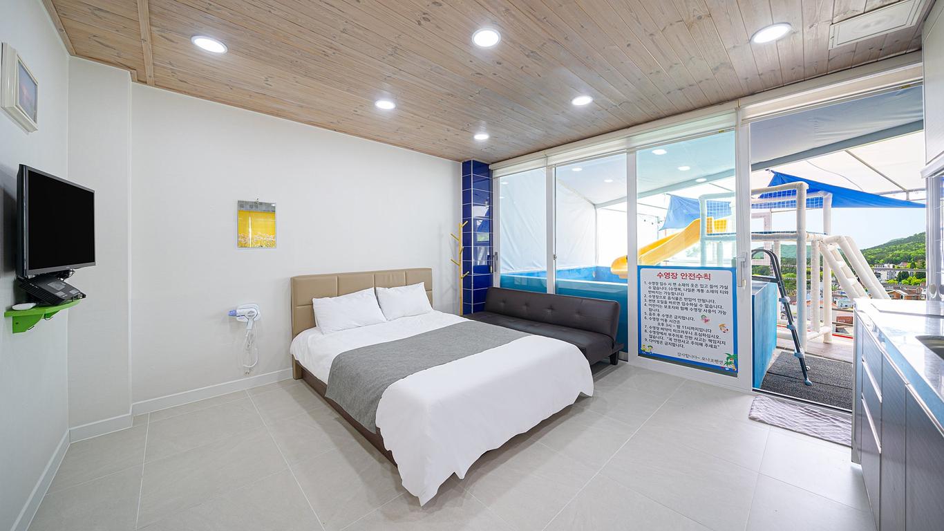 Geoje Island Monaco Pool Villa Pension