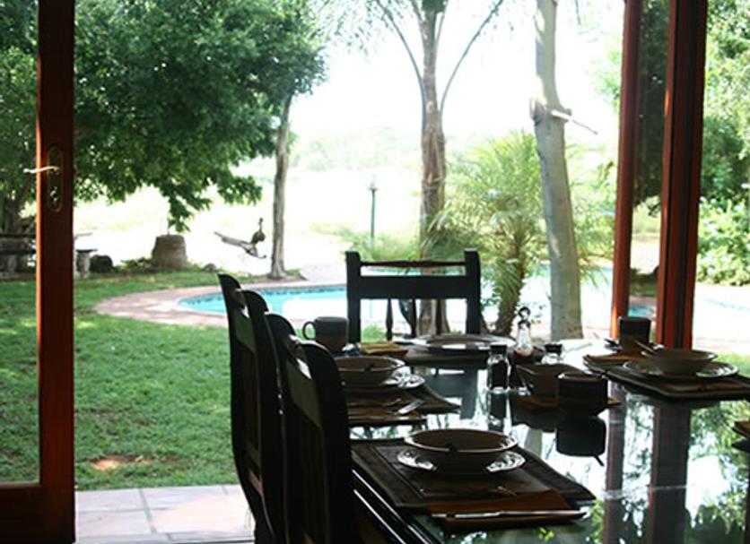 Dining room Photo