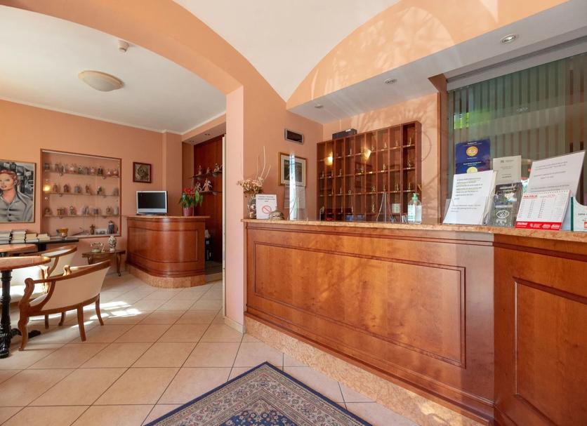 Front desk Photo
