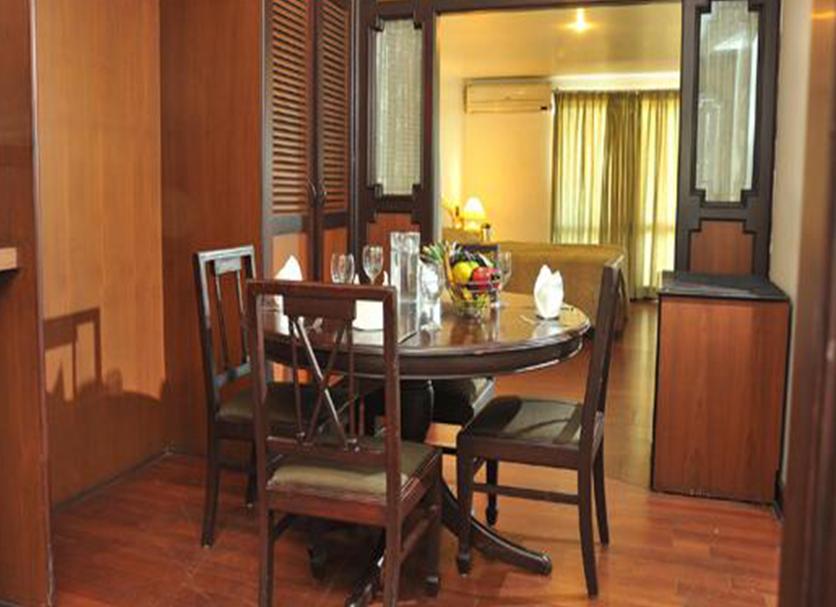 Dining room Photo