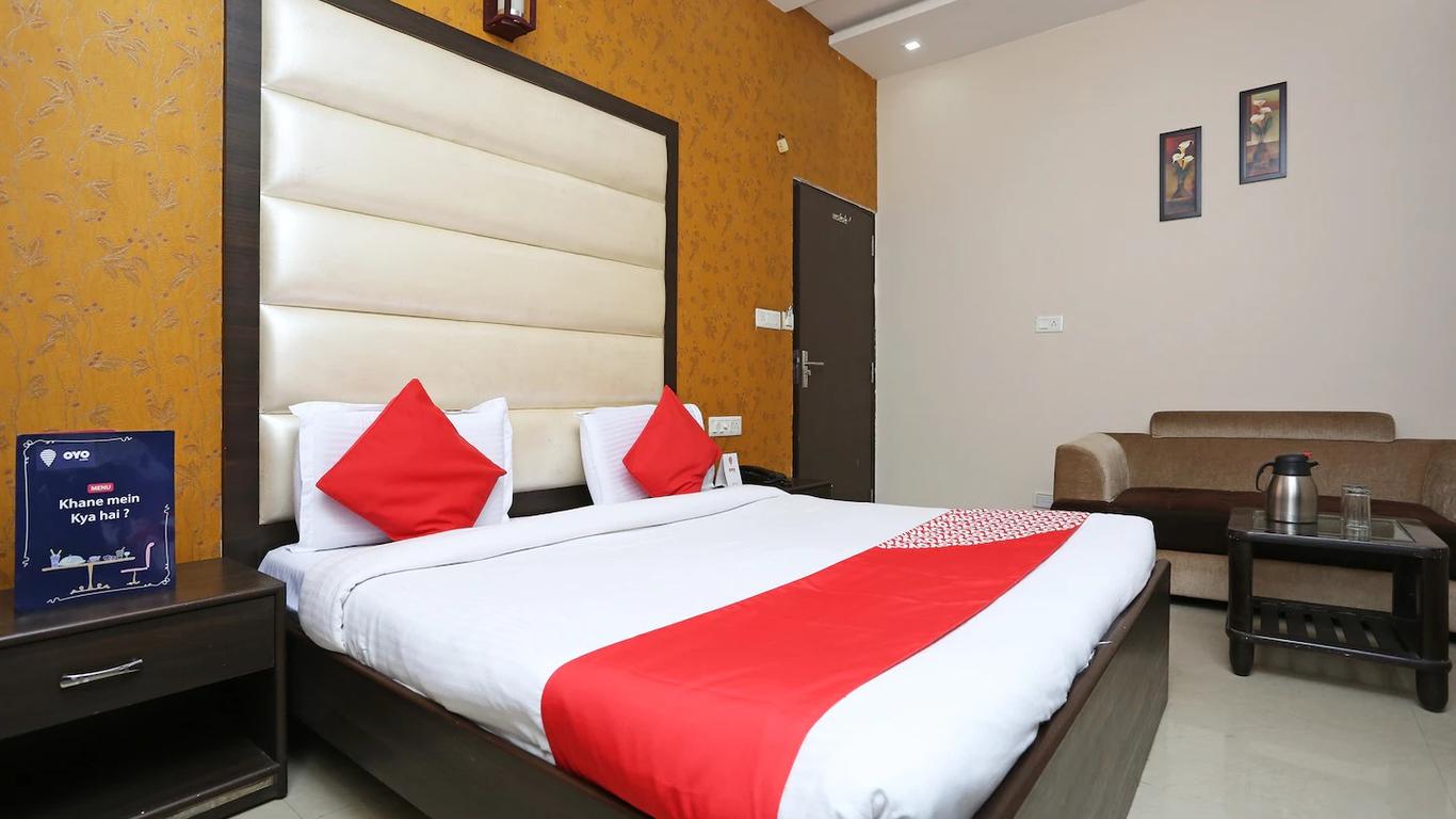 OYO 12479 Hotel city shine