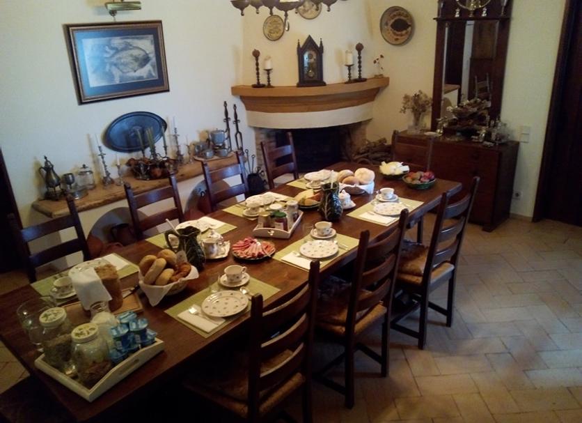 Dining room Photo
